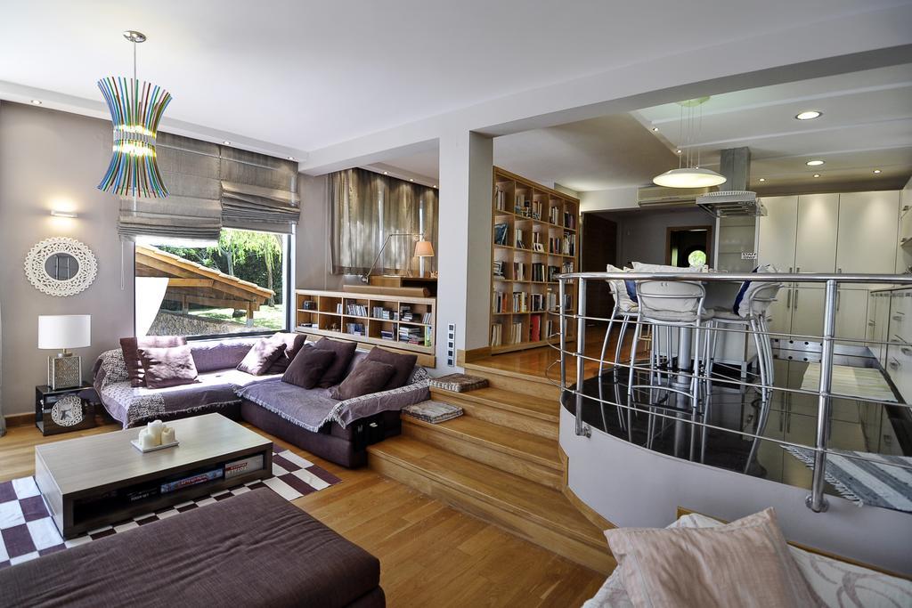 Villa Chloe Viros